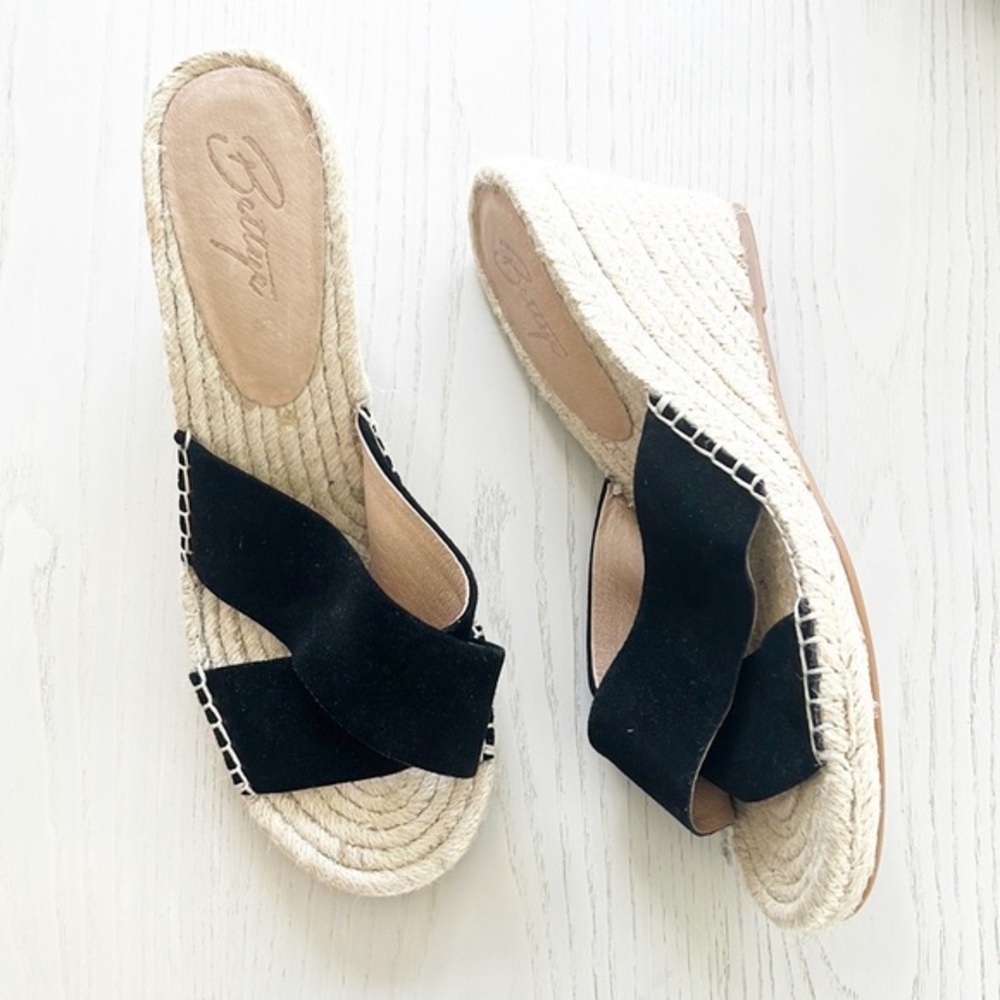Bettye Muller Espadrille Wedge Platform Sandals Black Suede size 10 NWOT